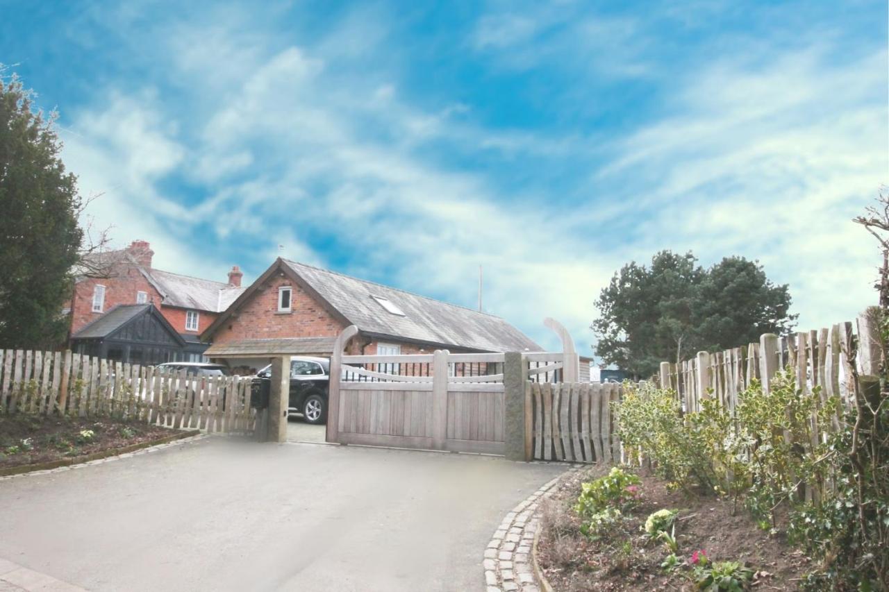 The Hayloft - Cheshire Villa Crewe Exterior photo