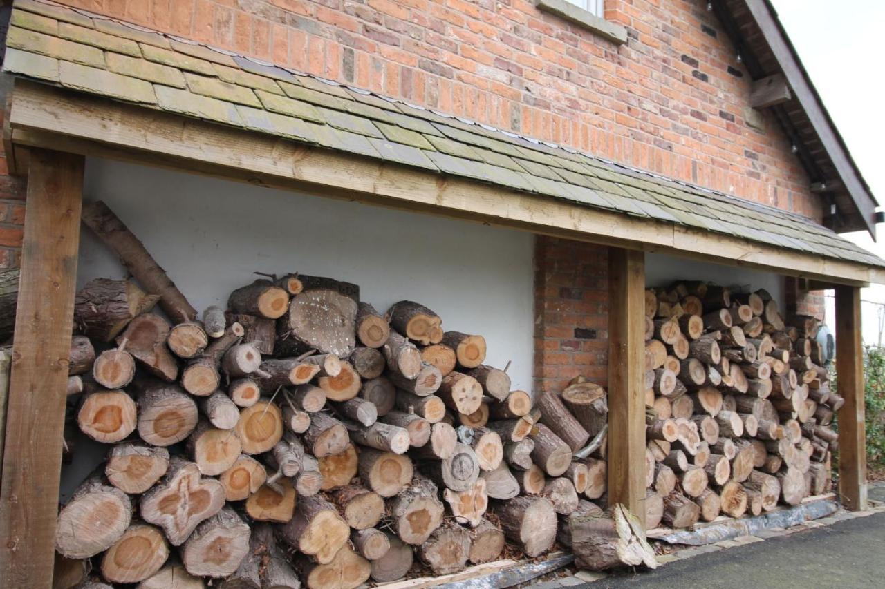 The Hayloft - Cheshire Villa Crewe Exterior photo