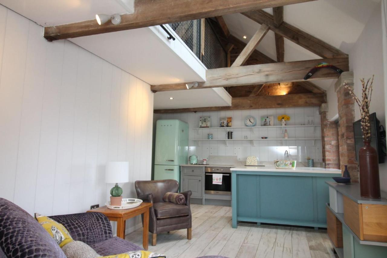 The Hayloft - Cheshire Villa Crewe Exterior photo