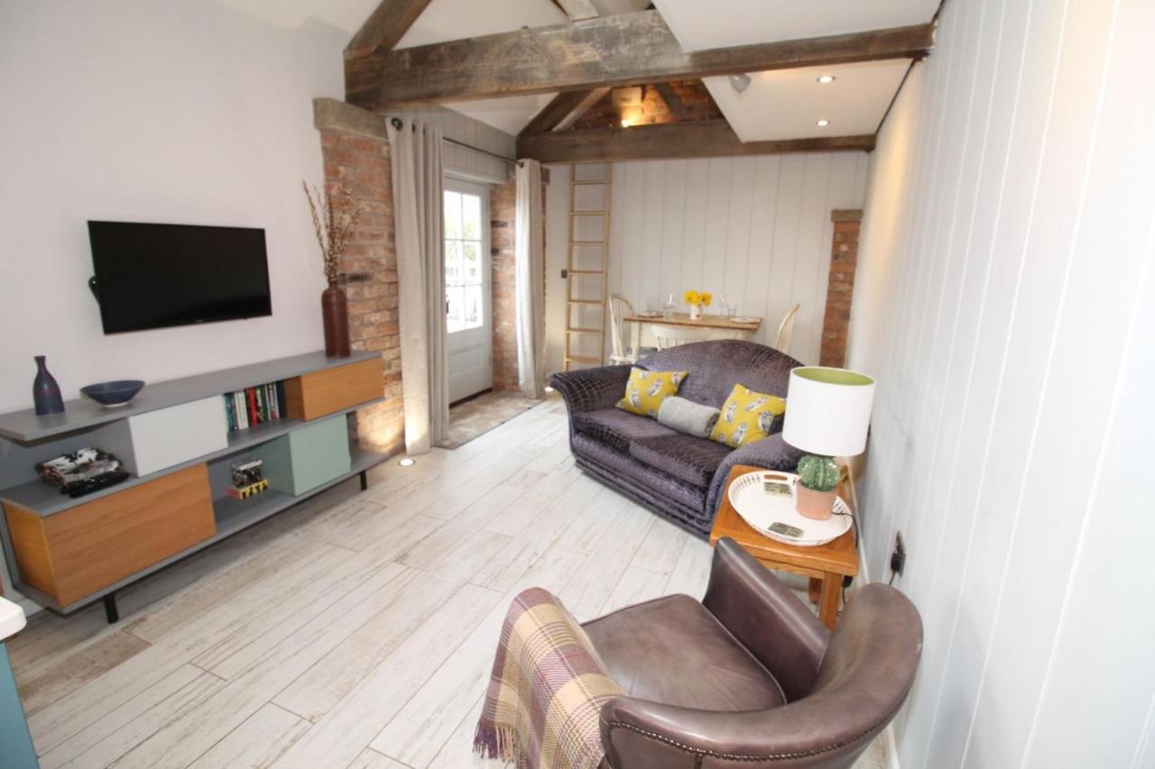 The Hayloft - Cheshire Villa Crewe Exterior photo